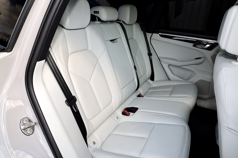 Porsche Macan S 1 Lady Owner + Porsche Warranty + Pano Roof + High Spec Image 10