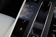 Porsche Macan S 1 Lady Owner + Porsche Warranty + Pano Roof + High Spec - Thumb 35