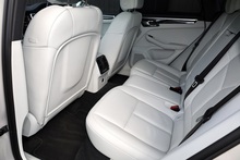 Porsche Macan S 1 Lady Owner + Porsche Warranty + Pano Roof + High Spec - Thumb 49