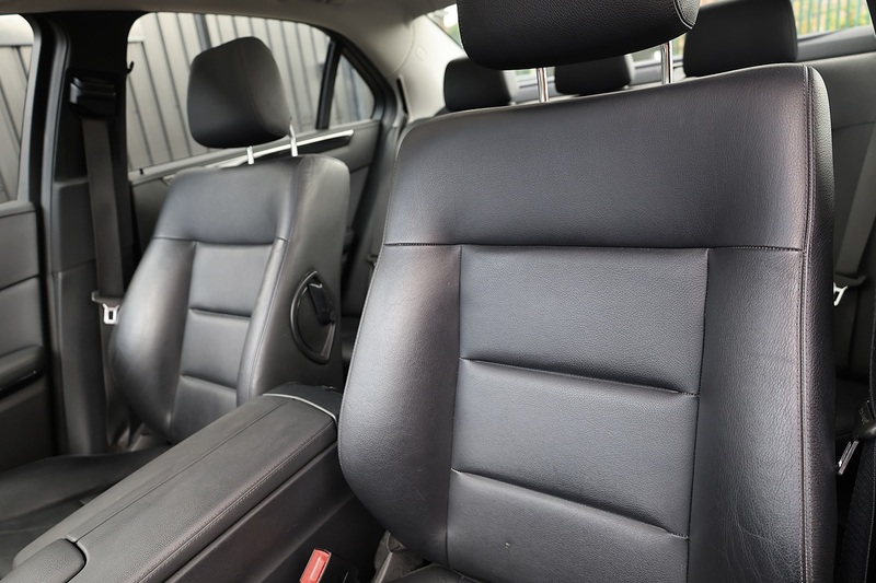 Mercedes-Benz E220 CDI Executive SE 2 Former Keepers + Just Serviced inc.Gearbox by MB + Pano Roof Image 14