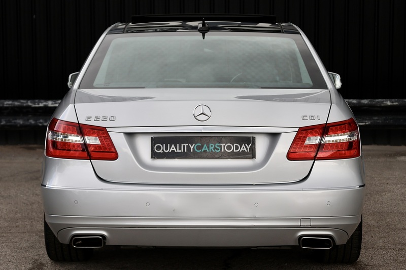 Mercedes-Benz E220 CDI Executive SE 2 Former Keepers + Just Serviced inc.Gearbox by MB + Pano Roof Image 4