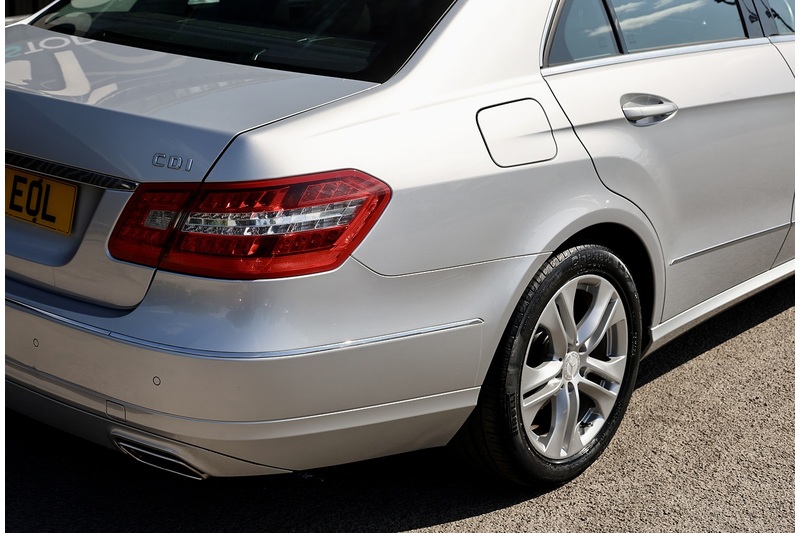 Mercedes-Benz E220 CDI Executive SE 2 Former Keepers + Just Serviced inc.Gearbox by MB + Pano Roof Image 22
