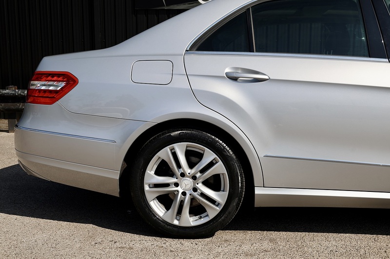 Mercedes-Benz E220 CDI Executive SE 2 Former Keepers + Just Serviced inc.Gearbox by MB + Pano Roof Image 23