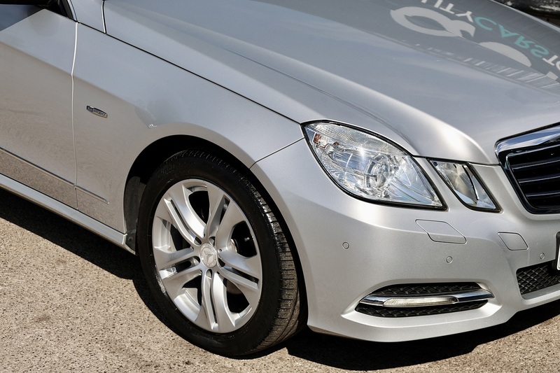 Mercedes-Benz E220 CDI Executive SE 2 Former Keepers + Just Serviced inc.Gearbox by MB + Pano Roof Image 25