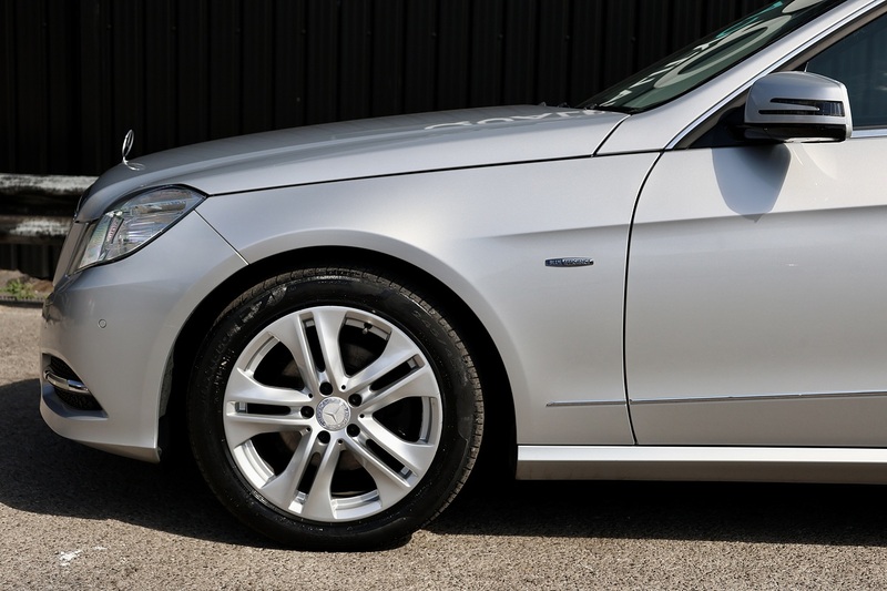 Mercedes-Benz E220 CDI Executive SE 2 Former Keepers + Just Serviced inc.Gearbox by MB + Pano Roof Image 27