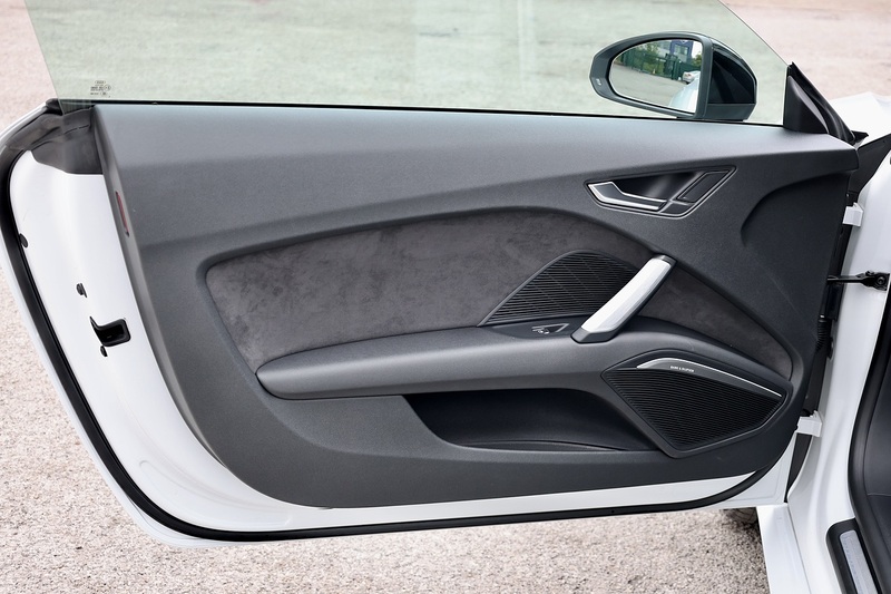 Audi TT S-Line Black Edition Full Service History + Virtual Cockpit + Bang and Olufsen Image 39