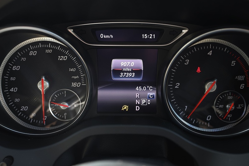 Mercedes-Benz GLA 220d Sport Premium Plus Panoramic Roof + Memory Pack + Reverse Cam + Very Rare Spec Image 18