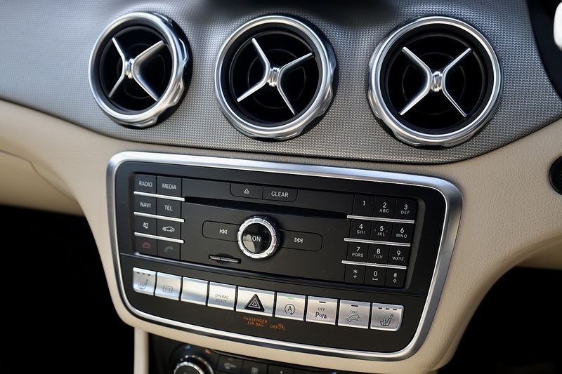 Mercedes-Benz GLA 220d Sport Premium Plus Panoramic Roof + Memory Pack + Reverse Cam + Very Rare Spec Image 22