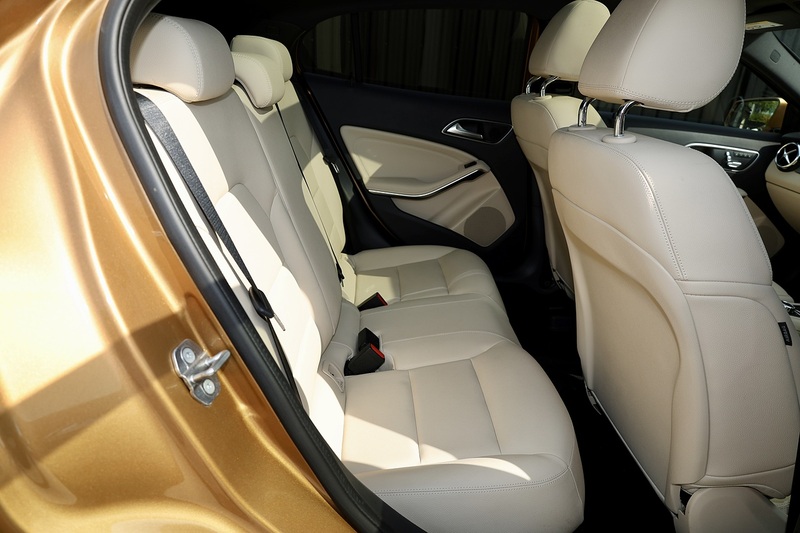 Mercedes-Benz GLA 220d Sport Premium Plus Panoramic Roof + Memory Pack + Reverse Cam + Very Rare Spec Image 12