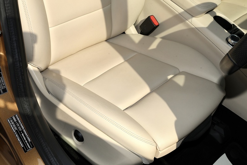Mercedes-Benz GLA 220d Sport Premium Plus Panoramic Roof + Memory Pack + Reverse Cam + Very Rare Spec Image 35