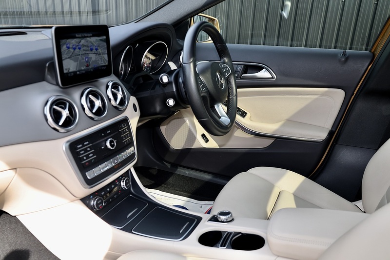 Mercedes-Benz GLA 220d Sport Premium Plus Panoramic Roof + Memory Pack + Reverse Cam + Very Rare Spec Image 10