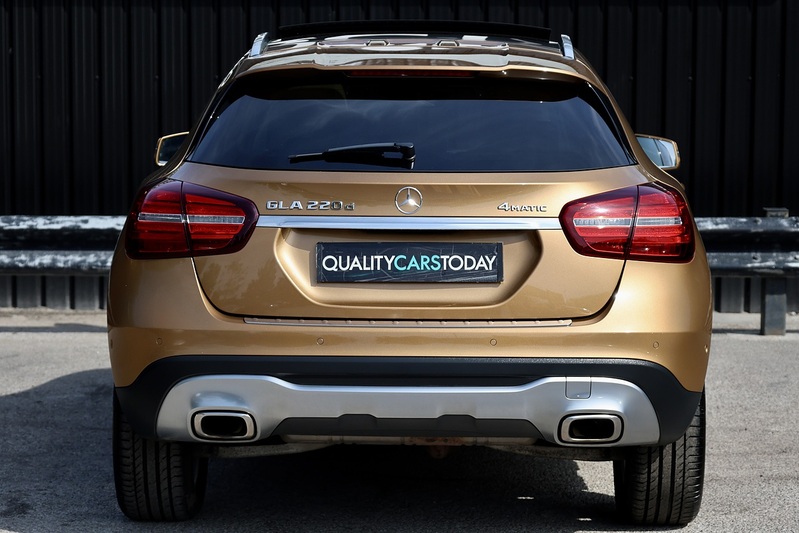 Mercedes-Benz GLA 220d Sport Premium Plus Panoramic Roof + Memory Pack + Reverse Cam + Very Rare Spec Image 4