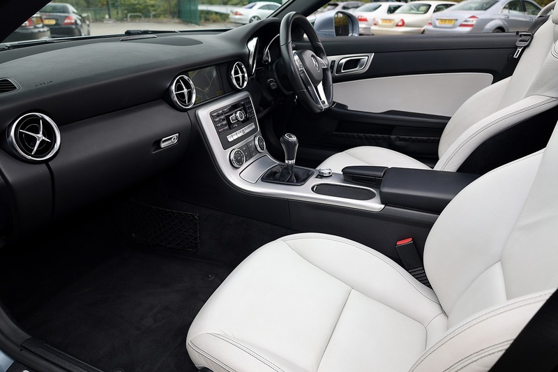 Mercedes-Benz SLK 200 Edition 125 Manual + COMAND + Heated Seats + 12 Services Image 2