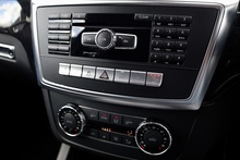 Mercedes-Benz ML 250 CDI Sport COMAND Online + Heated Seats - Thumb 17