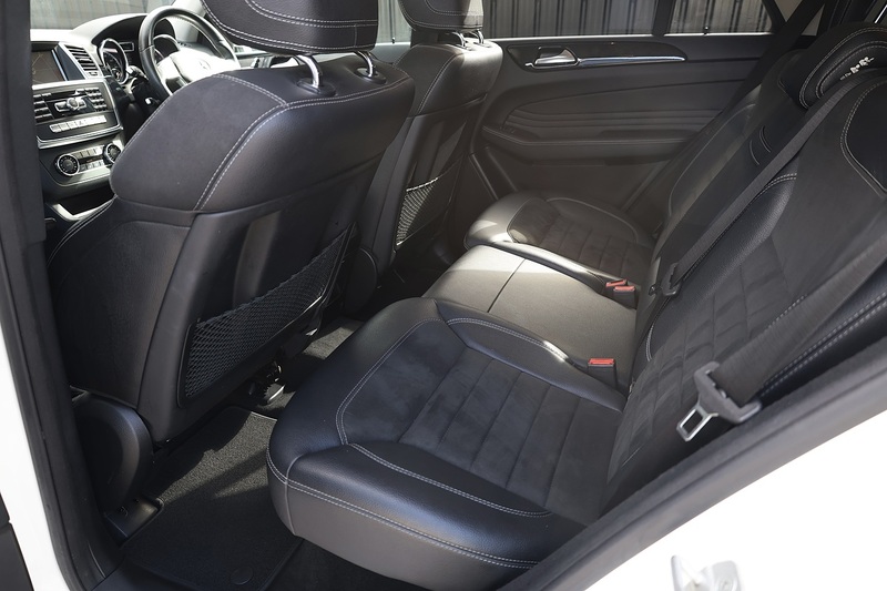 Mercedes-Benz ML 250 CDI Sport COMAND Online + Heated Seats Image 11