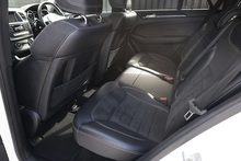 Mercedes-Benz ML 250 CDI Sport COMAND Online + Heated Seats - Thumb 11