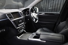 Mercedes-Benz ML 250 CDI Sport COMAND Online + Heated Seats - Thumb 10