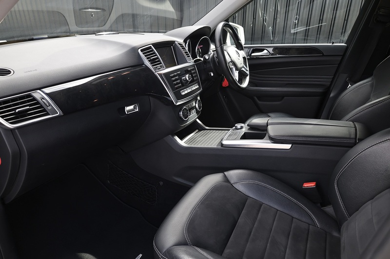 Mercedes-Benz ML 250 CDI Sport COMAND Online + Heated Seats Image 2