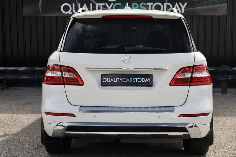 Mercedes-Benz ML 250 CDI Sport COMAND Online + Heated Seats Image 4