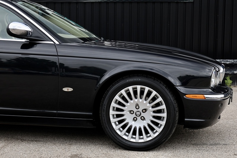 Jaguar XJ Sovereign 1 Owner from New + Desirable Specification + Lower Tax Bracket Image 18
