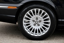 Jaguar XJ Sovereign 1 Owner from New + Desirable Specification + Lower Tax Bracket - Thumb 38