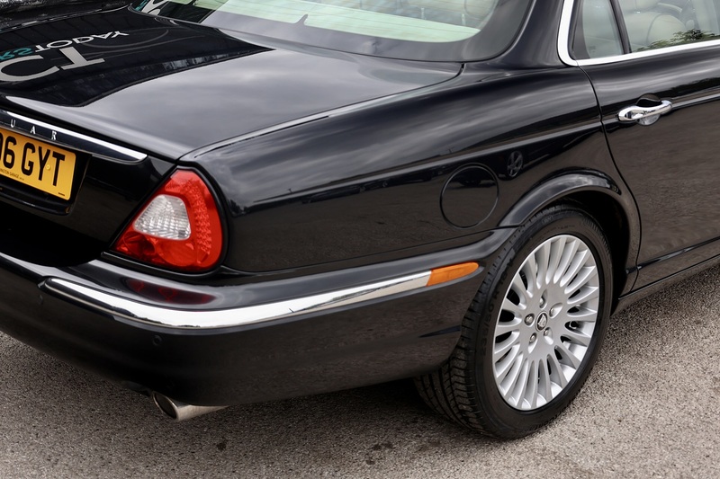 Jaguar XJ Sovereign 1 Owner from New + Desirable Specification + Lower Tax Bracket Image 14