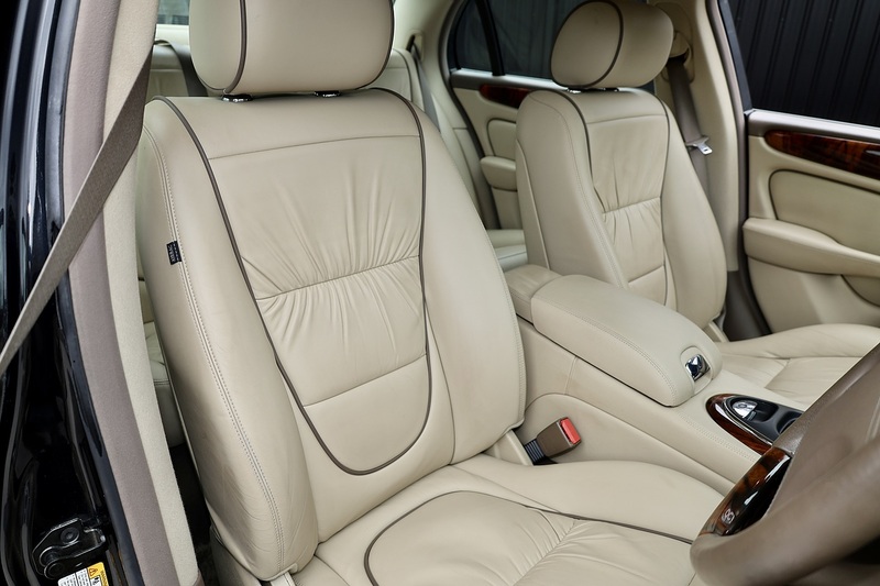 Jaguar XJ Sovereign 1 Owner from New + Desirable Specification + Lower Tax Bracket Image 8
