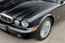Jaguar XJ Sovereign 1 Owner from New + Desirable Specification + Lower Tax Bracket - Thumb 30