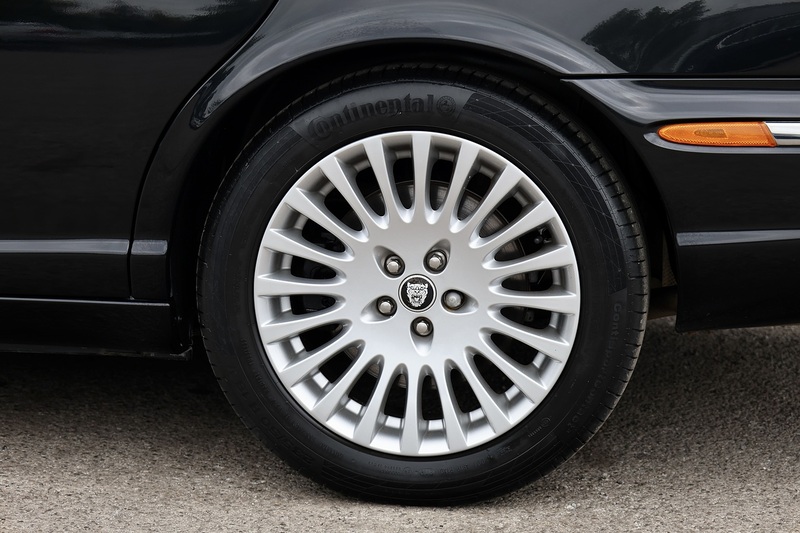 Jaguar XJ Sovereign 1 Owner from New + Desirable Specification + Lower Tax Bracket Image 36