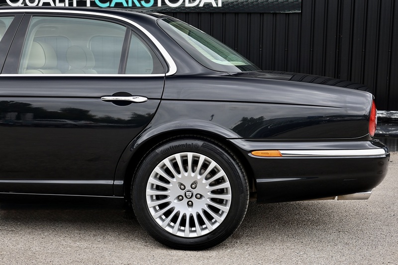 Jaguar XJ Sovereign 1 Owner from New + Desirable Specification + Lower Tax Bracket Image 32