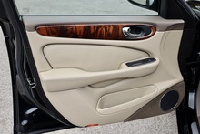 Jaguar XJ Sovereign 1 Owner from New + Desirable Specification + Lower Tax Bracket - Thumb 28