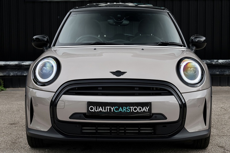 MINI Cooper Exclusive Auto 1 Lady Owner + MINI Warranty + Premium Plus Pack + Pano Roof Image 3