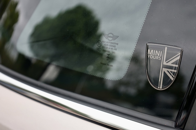 MINI Cooper Exclusive Auto 1 Lady Owner + MINI Warranty + Premium Plus Pack + Pano Roof Image 18