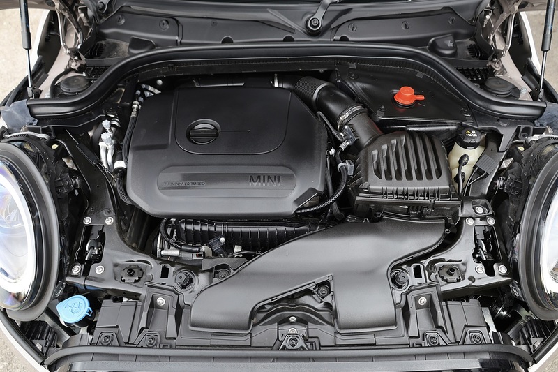 MINI Cooper Exclusive Auto 1 Lady Owner + MINI Warranty + Premium Plus Pack + Pano Roof Image 20