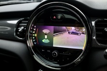 MINI Cooper Exclusive Auto 1 Lady Owner + MINI Warranty + Premium Plus Pack + Pano Roof - Thumb 28