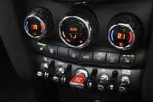 MINI Cooper Exclusive Auto 1 Lady Owner + MINI Warranty + Premium Plus Pack + Pano Roof - Thumb 30