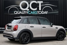 MINI Cooper Exclusive Auto 1 Lady Owner + MINI Warranty + Premium Plus Pack + Pano Roof - Thumb 9