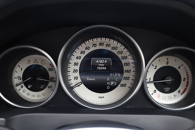 Mercedes-Benz E220 CDI AMG Sport Convertible 2 Former Keepers + Rare Spec + Air Scarf + COMAND Image 19