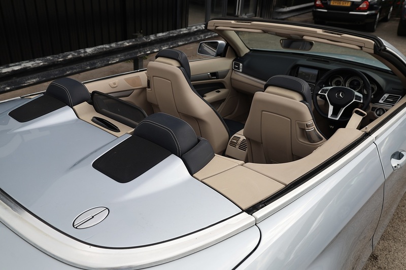 Mercedes-Benz E220 CDI AMG Sport Convertible 2 Former Keepers + Rare Spec + Air Scarf + COMAND Image 29