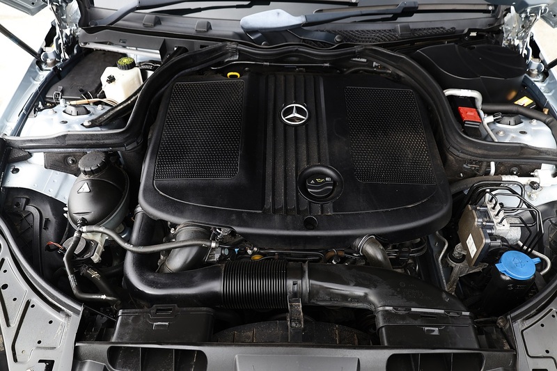 Mercedes-Benz E220 CDI AMG Sport Convertible 2 Former Keepers + Rare Spec + Air Scarf + COMAND Image 31