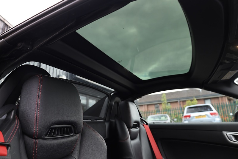 Mercedes-Benz SLK 250 CDI AMG Sport Ultra Low Mileage + Pano Roof + Air Scarf + Sat Nav Image 6