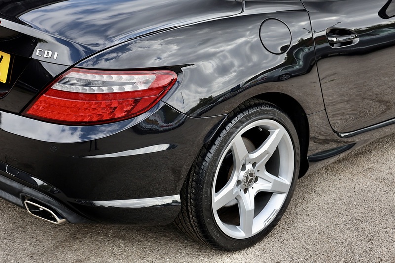 Mercedes-Benz SLK 250 CDI AMG Sport Ultra Low Mileage + Pano Roof + Air Scarf + Sat Nav Image 17