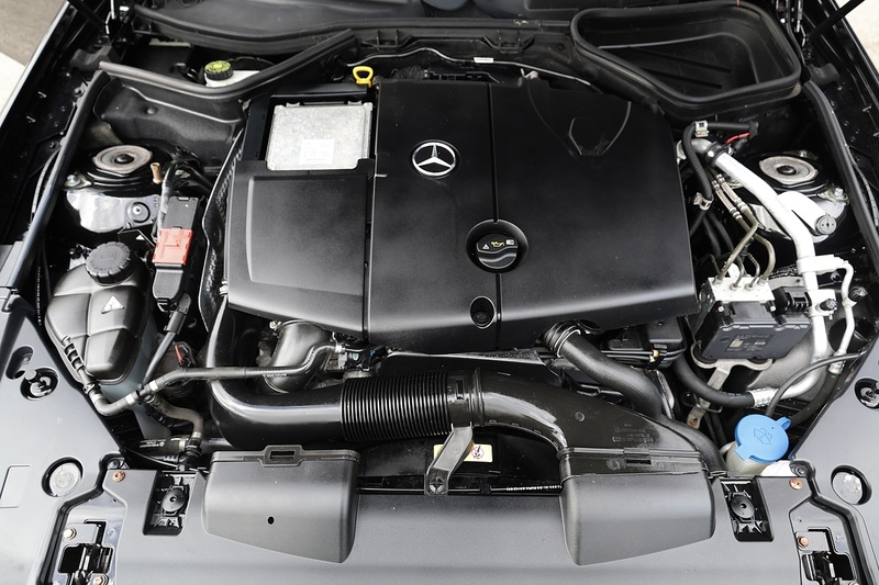 Mercedes-Benz SLK 250 CDI AMG Sport Ultra Low Mileage + Pano Roof + Air Scarf + Sat Nav Image 24