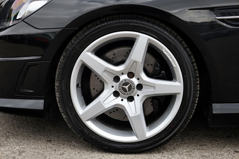 Mercedes-Benz SLK 250 CDI AMG Sport Ultra Low Mileage + Pano Roof + Air Scarf + Sat Nav Image 31