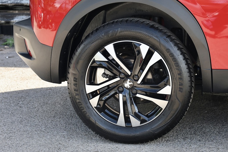 Peugeot 2008 Allure Premium 1 Former Keeper + Full Peugeot Main Dealer Image 39