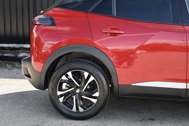 Peugeot 2008 Allure Premium 1 Former Keeper + Full Peugeot Main Dealer Image 21
