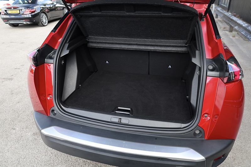 Peugeot 2008 Allure Premium 1 Former Keeper + Full Peugeot Main Dealer Image 32