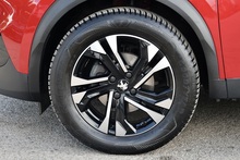 Peugeot 2008 Allure Premium 1 Former Keeper + Full Peugeot Main Dealer - Thumb 41