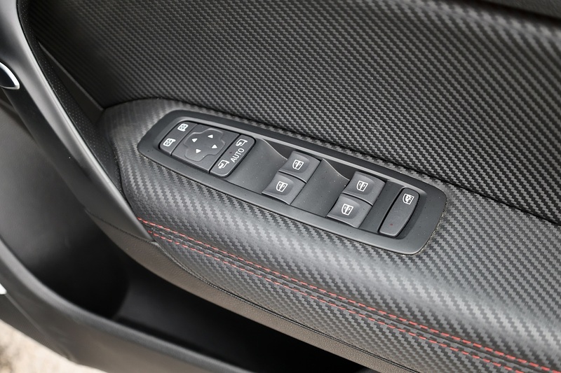 Renault Megane R.S.300 Trophy Recaro Seats + BOSE + LSD + Cup + R.Camera Image 26