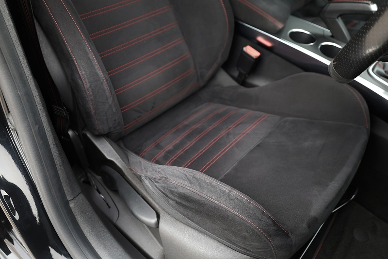 Renault Megane R.S.300 Trophy Recaro Seats + BOSE + LSD + Cup + R.Camera Image 31